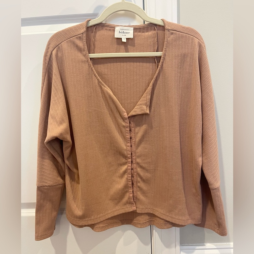 Bohme Ribbed Clasp Top